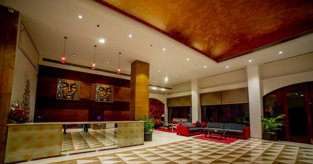 Отель Ramada By Wyndham Jaipur Jaisinghpura Экстерьер фото