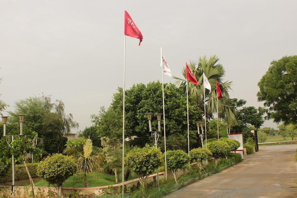 Отель Ramada By Wyndham Jaipur Jaisinghpura Экстерьер фото