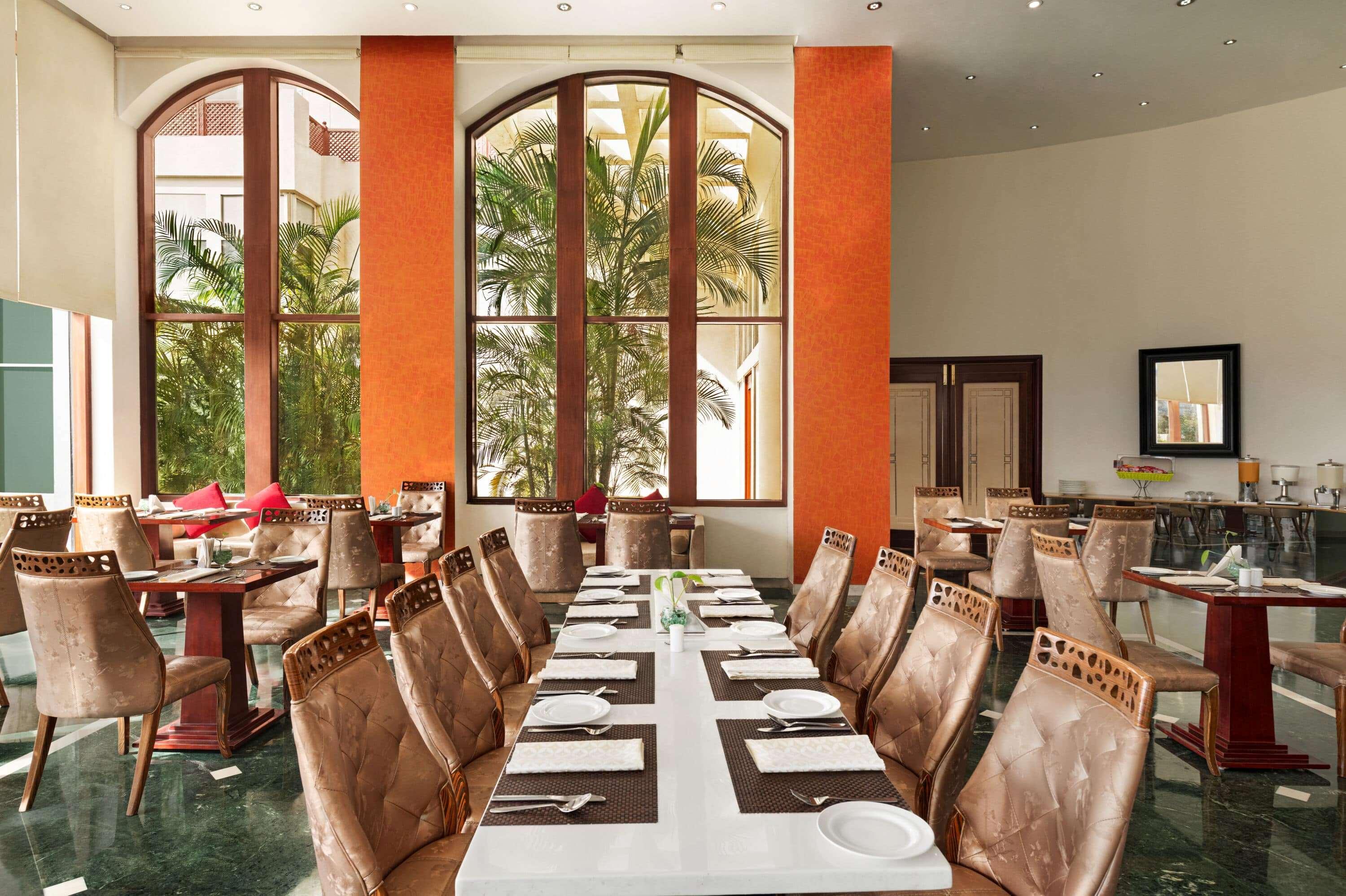 Отель Ramada By Wyndham Jaipur Jaisinghpura Экстерьер фото