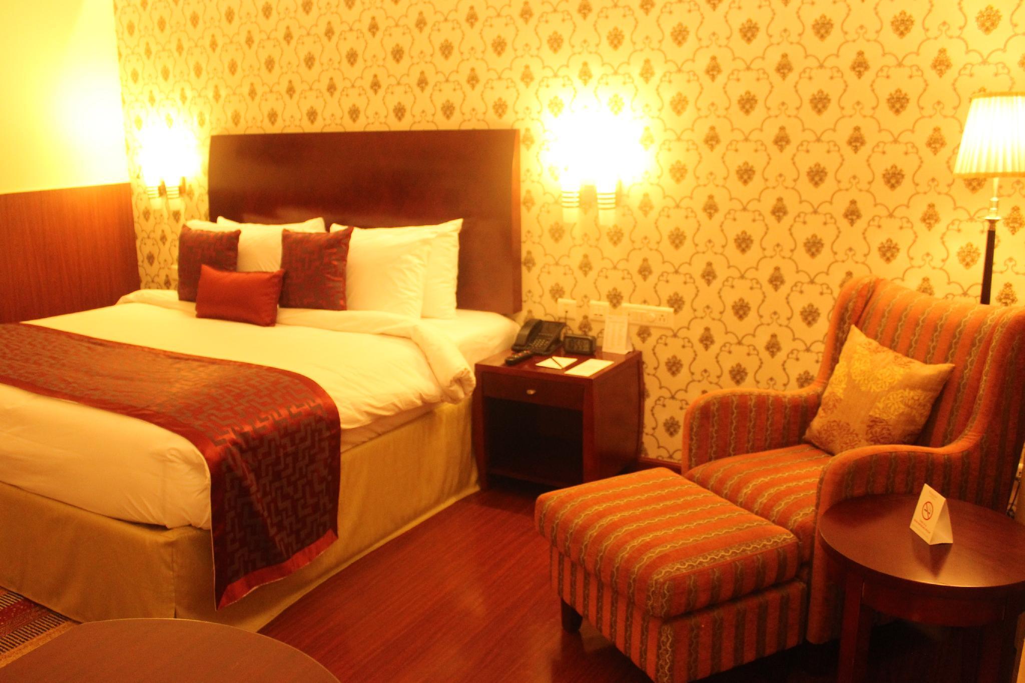 Отель Ramada By Wyndham Jaipur Jaisinghpura Экстерьер фото