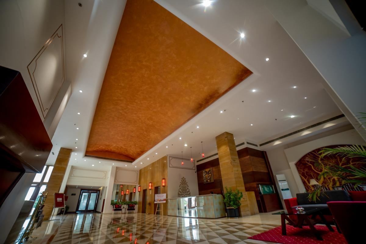Отель Ramada By Wyndham Jaipur Jaisinghpura Экстерьер фото