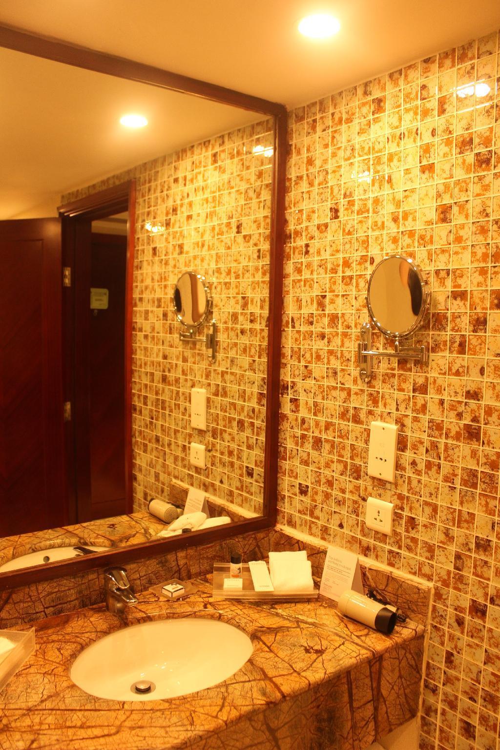Отель Ramada By Wyndham Jaipur Jaisinghpura Экстерьер фото